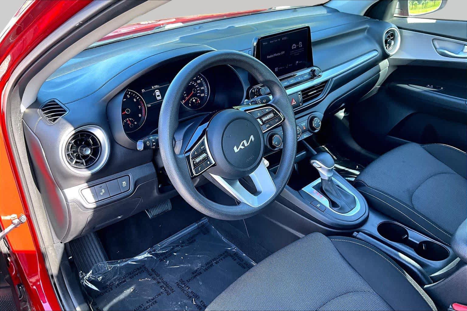 Used 2024 Kia Forte LXS w/ LXS Technology Package FWD image 17