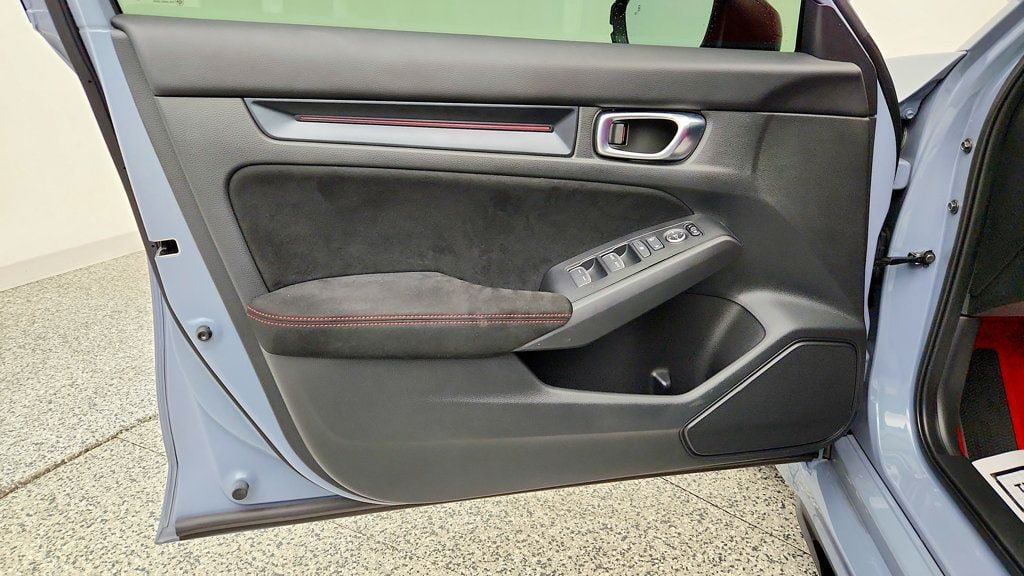 Used 2023 Honda Civic Type R image 10