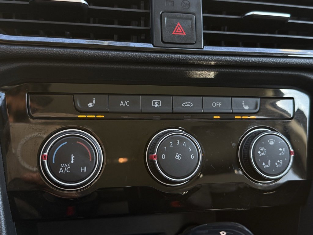 Certified 2023 Volkswagen Taos SE image 12