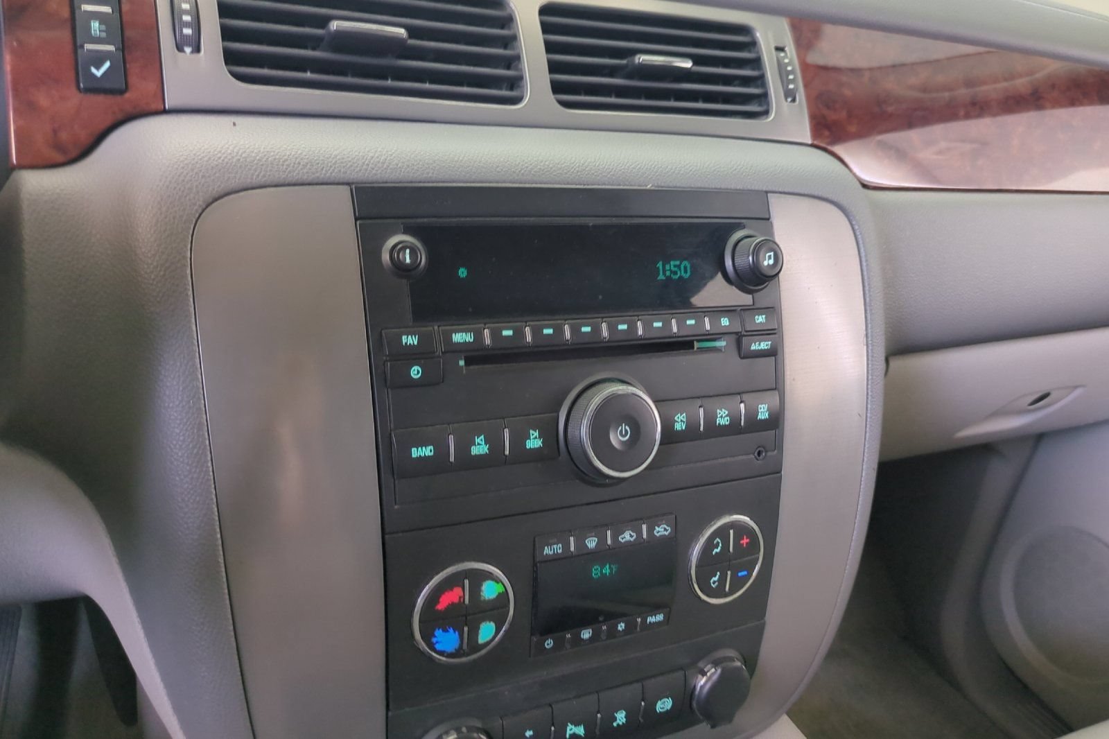 Used 2011 GMC Sierra 2500 SLT w/ SLT Convenience Package AWD/4WD image 25