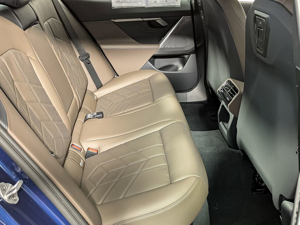 Used 2025 BMW 530i xDrive w/ Premium Package image 39