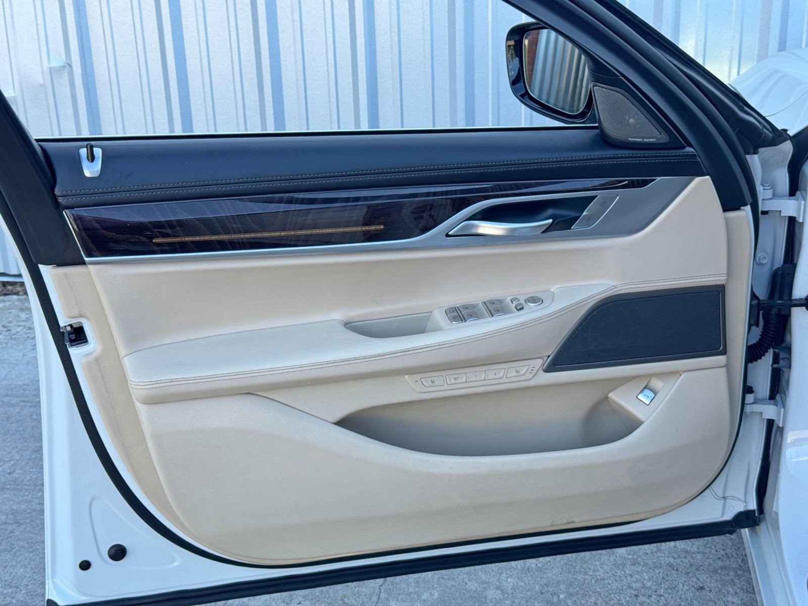 Used 2020 BMW 750i xDrive w/ Executive Package AWD/4WD image 42