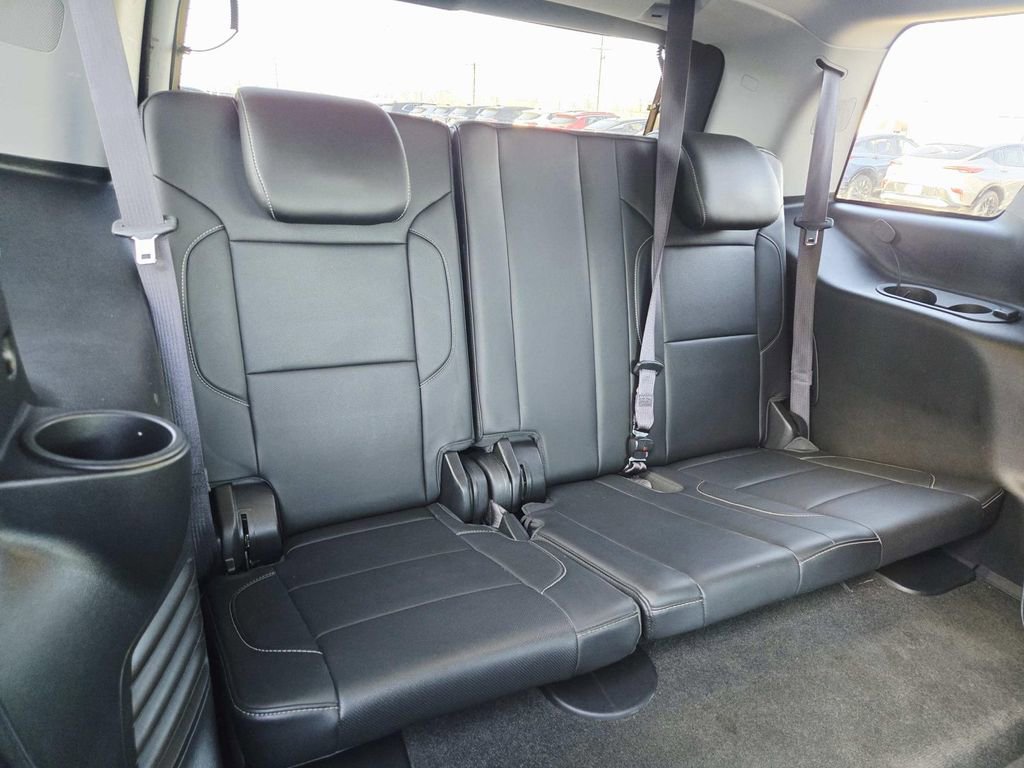 Used 2015 GMC Yukon SLT w/ HD Trailering Package image 16