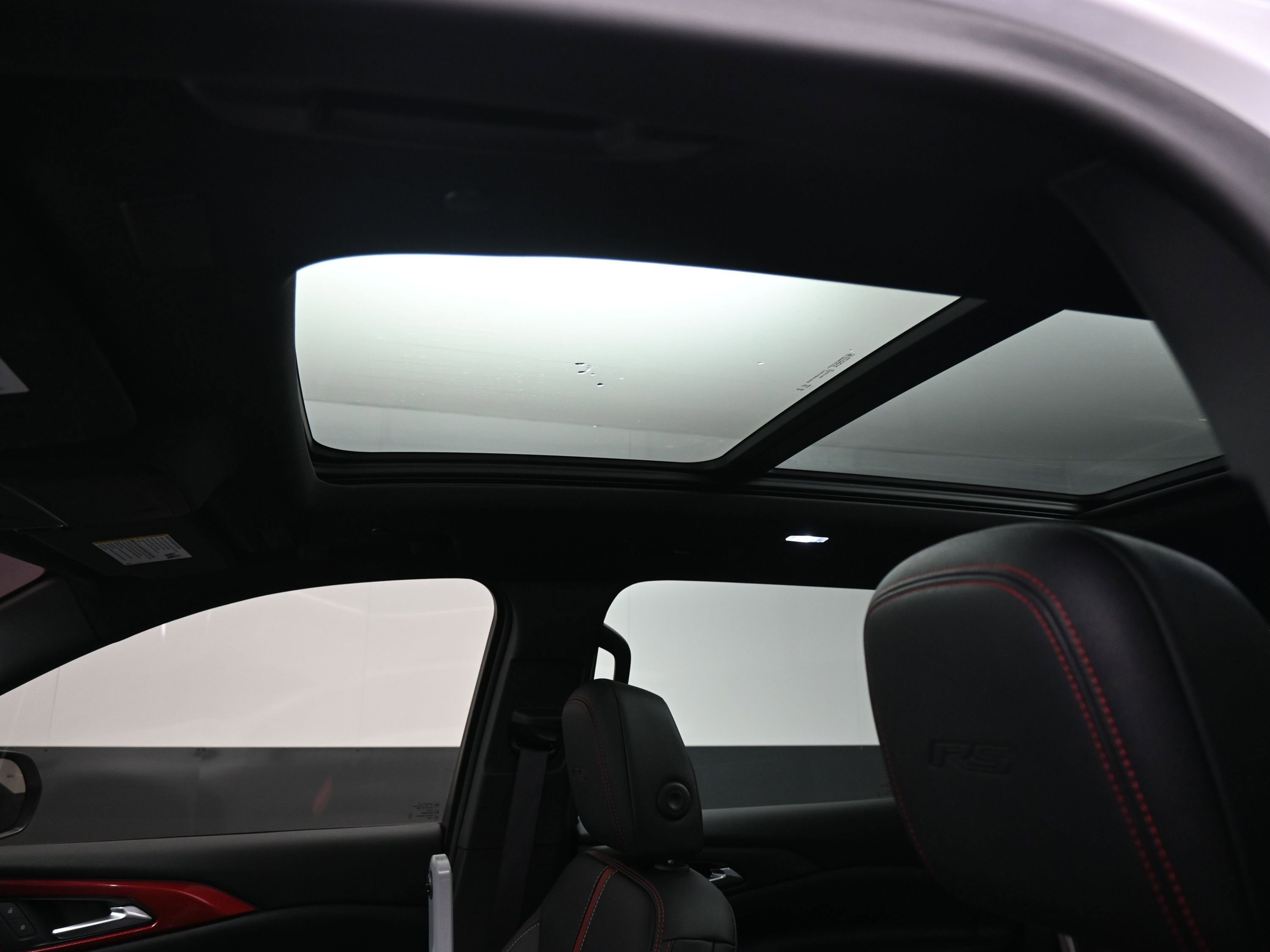 Certified 2025 Chevrolet Traverse RS w/ LPO, Floor Liner Package image 14