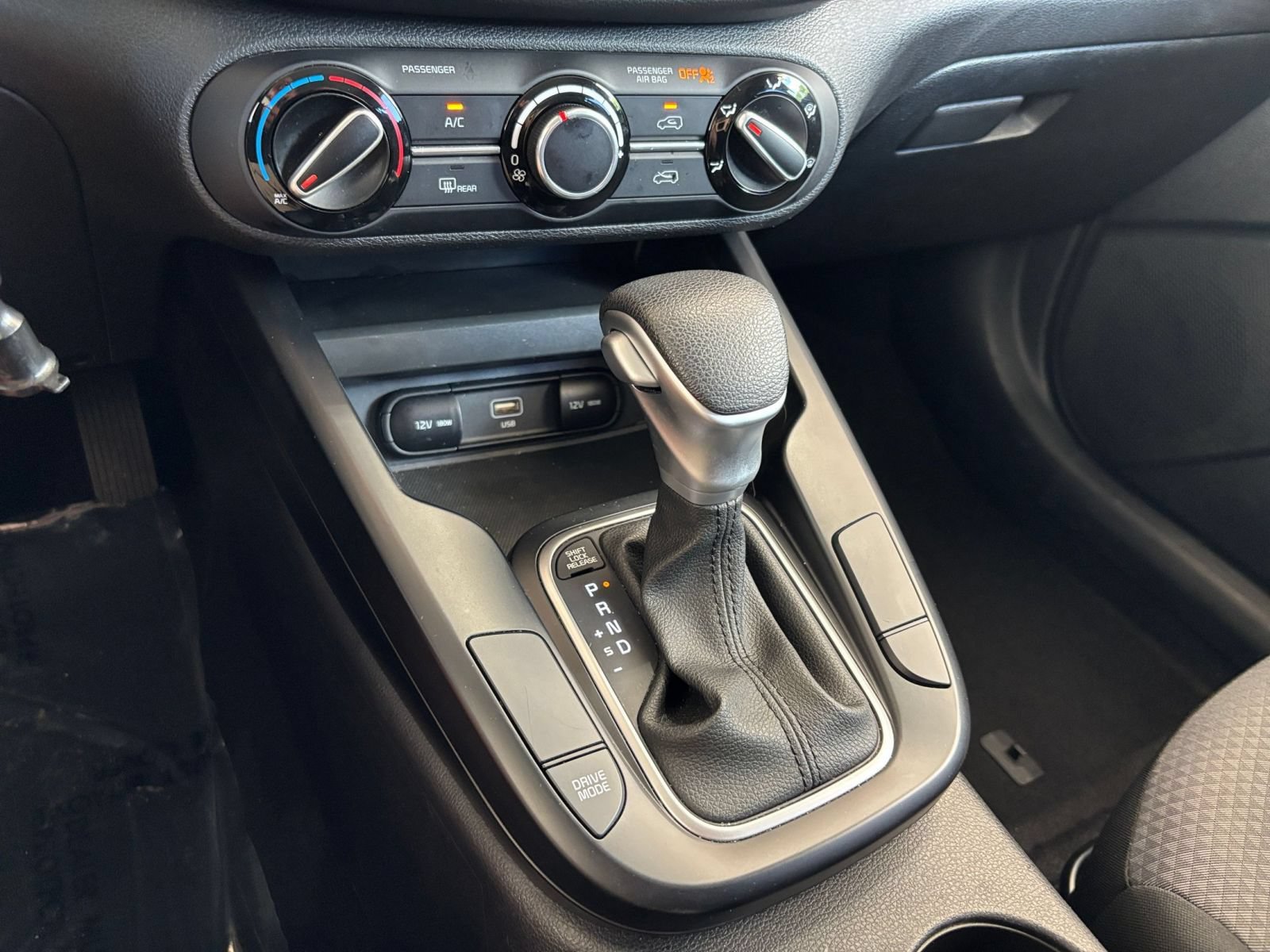 Used 2025 Kia Soul LX w/ LX Technology Package FWD image 38
