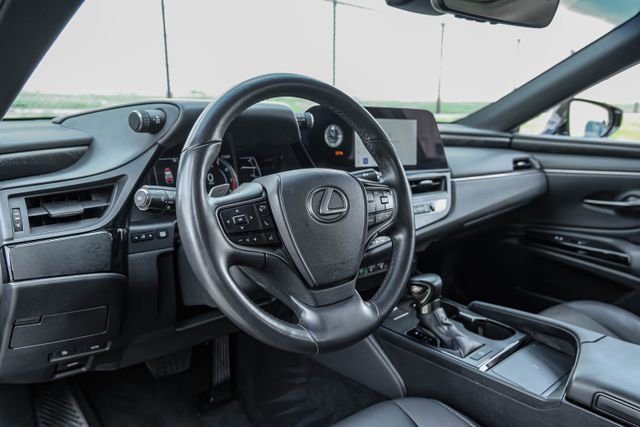 Used 2023 Lexus ES 350 w/ Premium Package FWD image 2