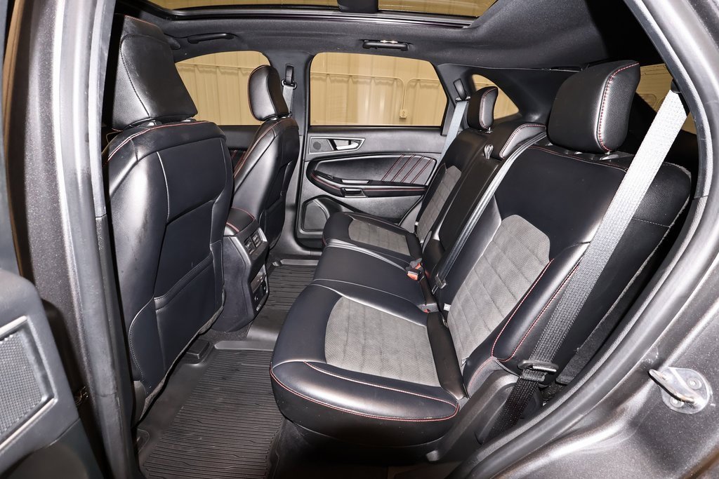 Certified 2023 Ford Edge ST-Line image 16