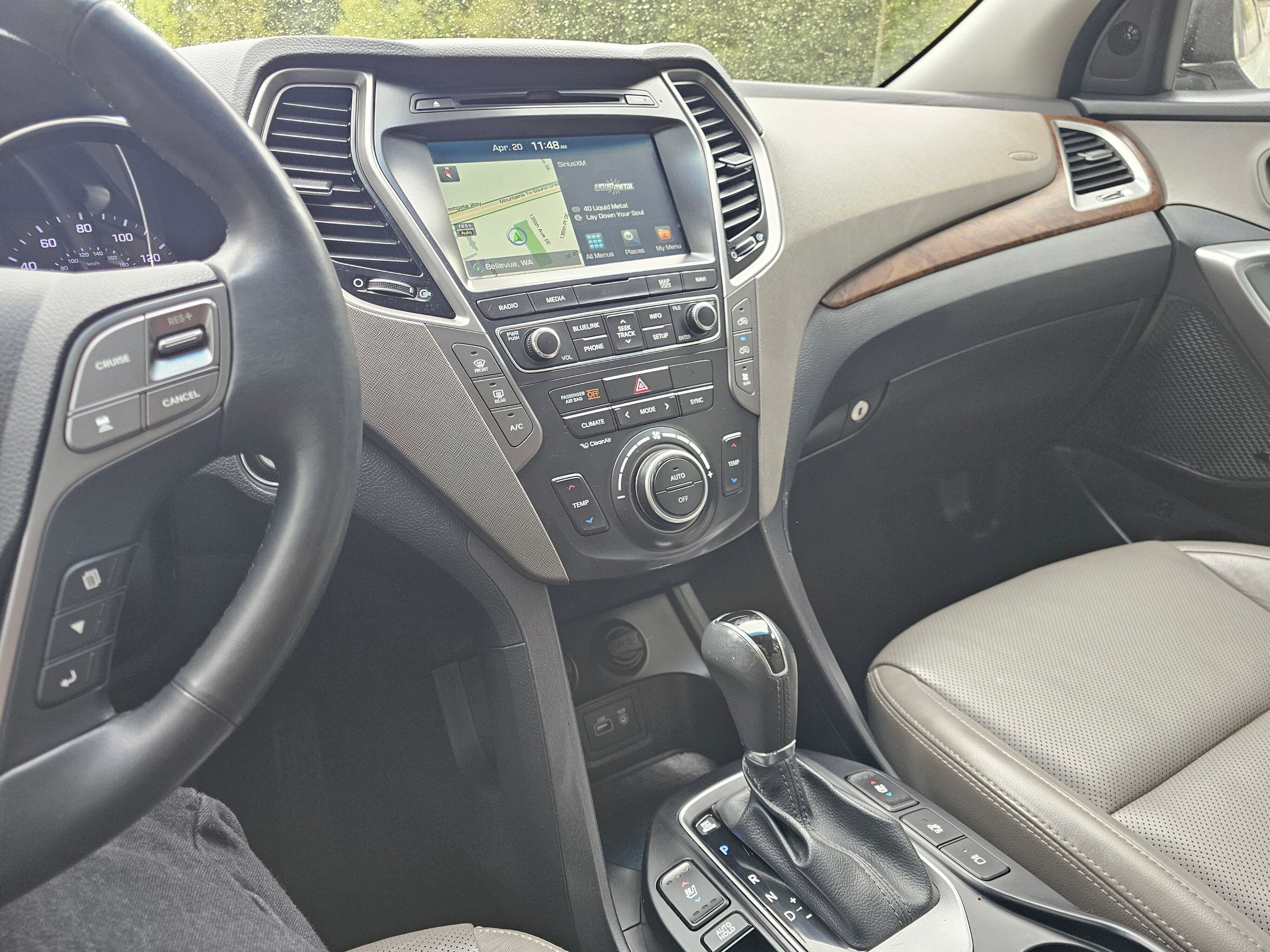 Used 2017 Hyundai Santa Fe Limited AWD/4WD image 30