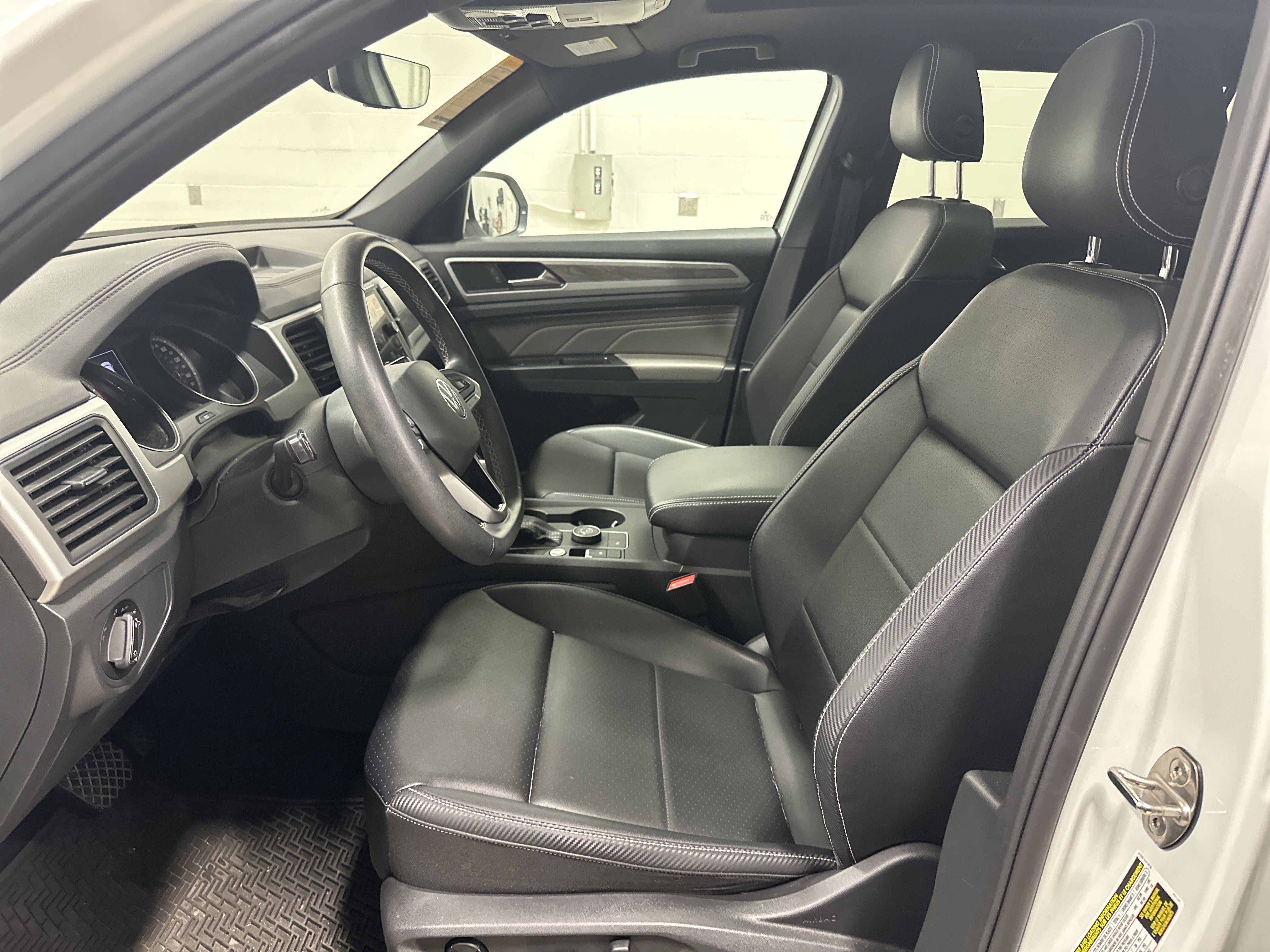 Used 2021 Volkswagen Atlas Cross Sport SE AWD/4WD image 16