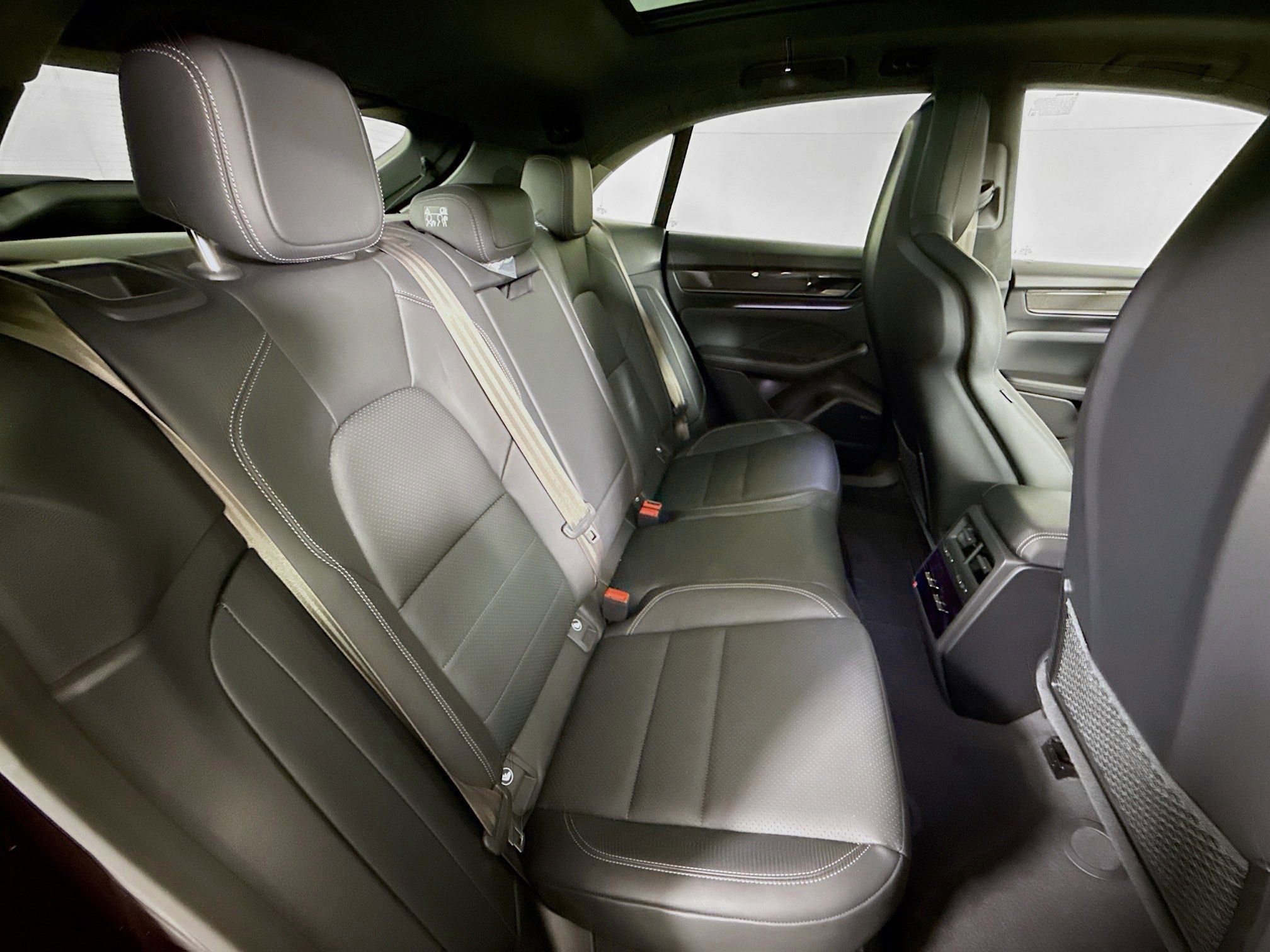 Certified 2024 Porsche Macan Turbo Electric image 19