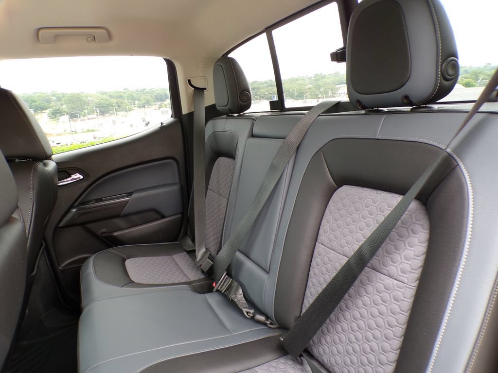 Used 2019 Chevrolet Colorado Z71 AWD/4WD image 16
