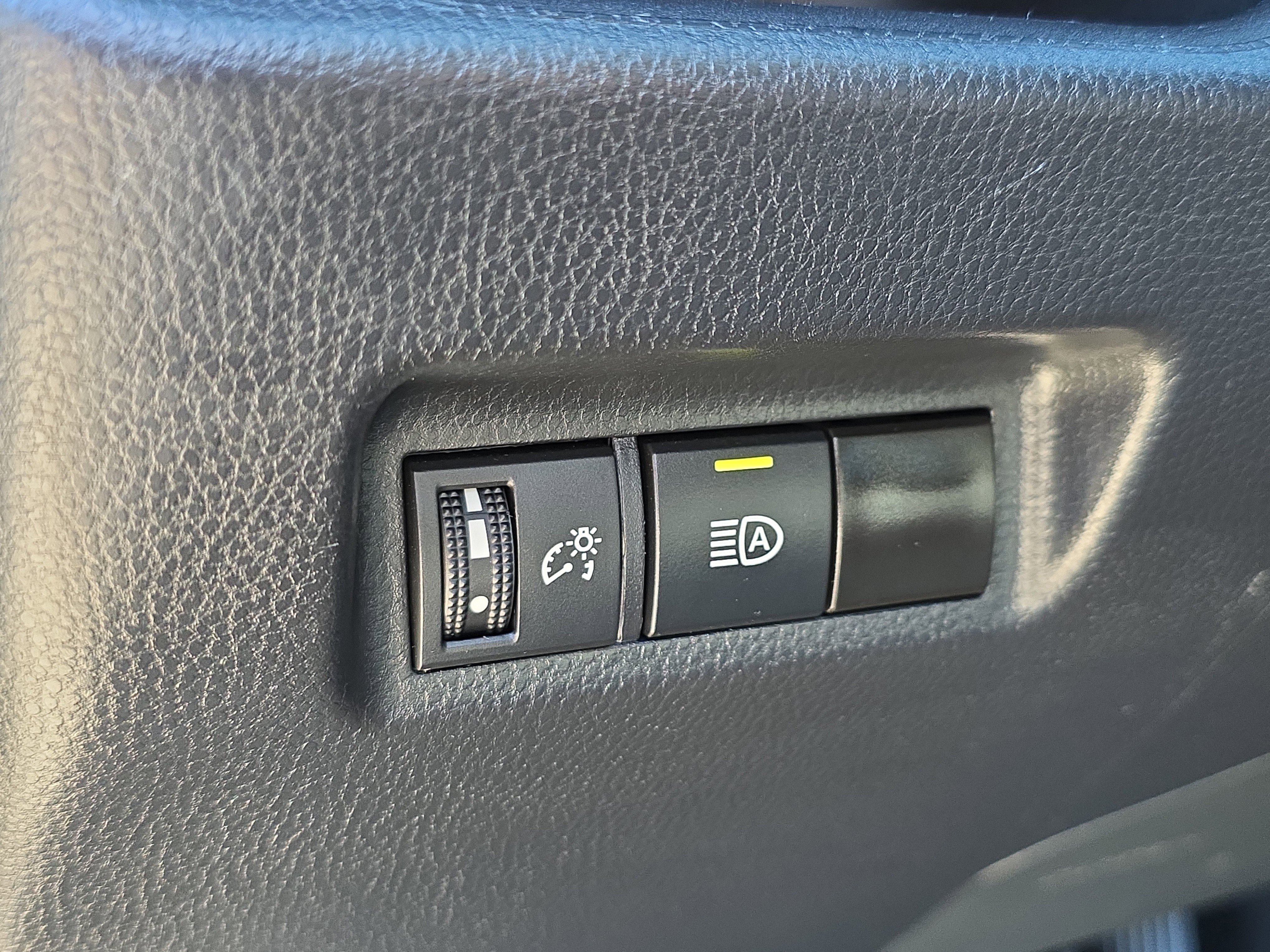 Used 2024 Toyota RAV4 XLE image 25