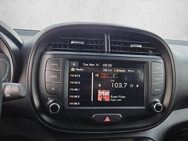 Used 2025 Kia Soul LX w/ LX Technology Package FWD image 13