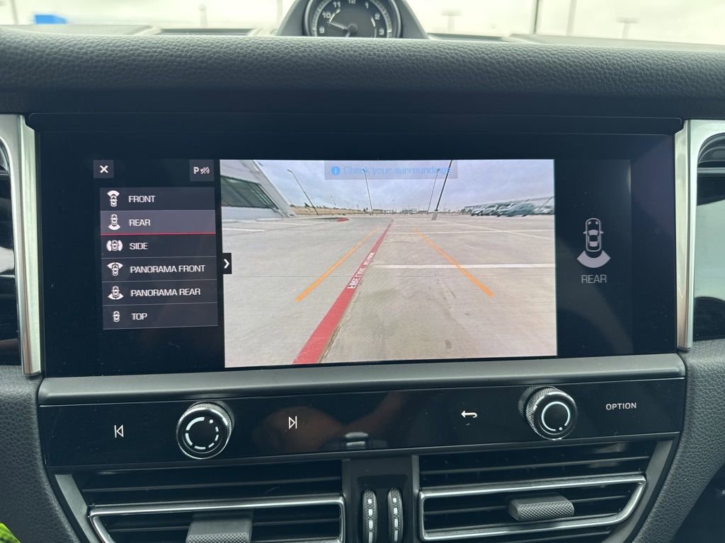 Used 2022 Porsche Macan image 19