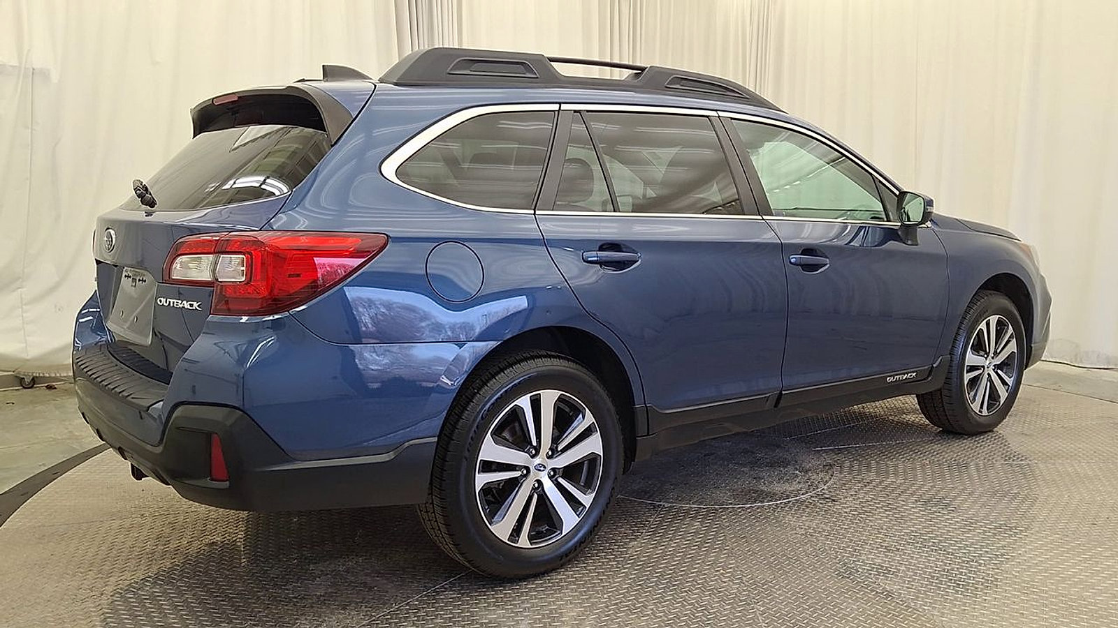 Used 2019 Subaru Outback 2.5i Limited image 3