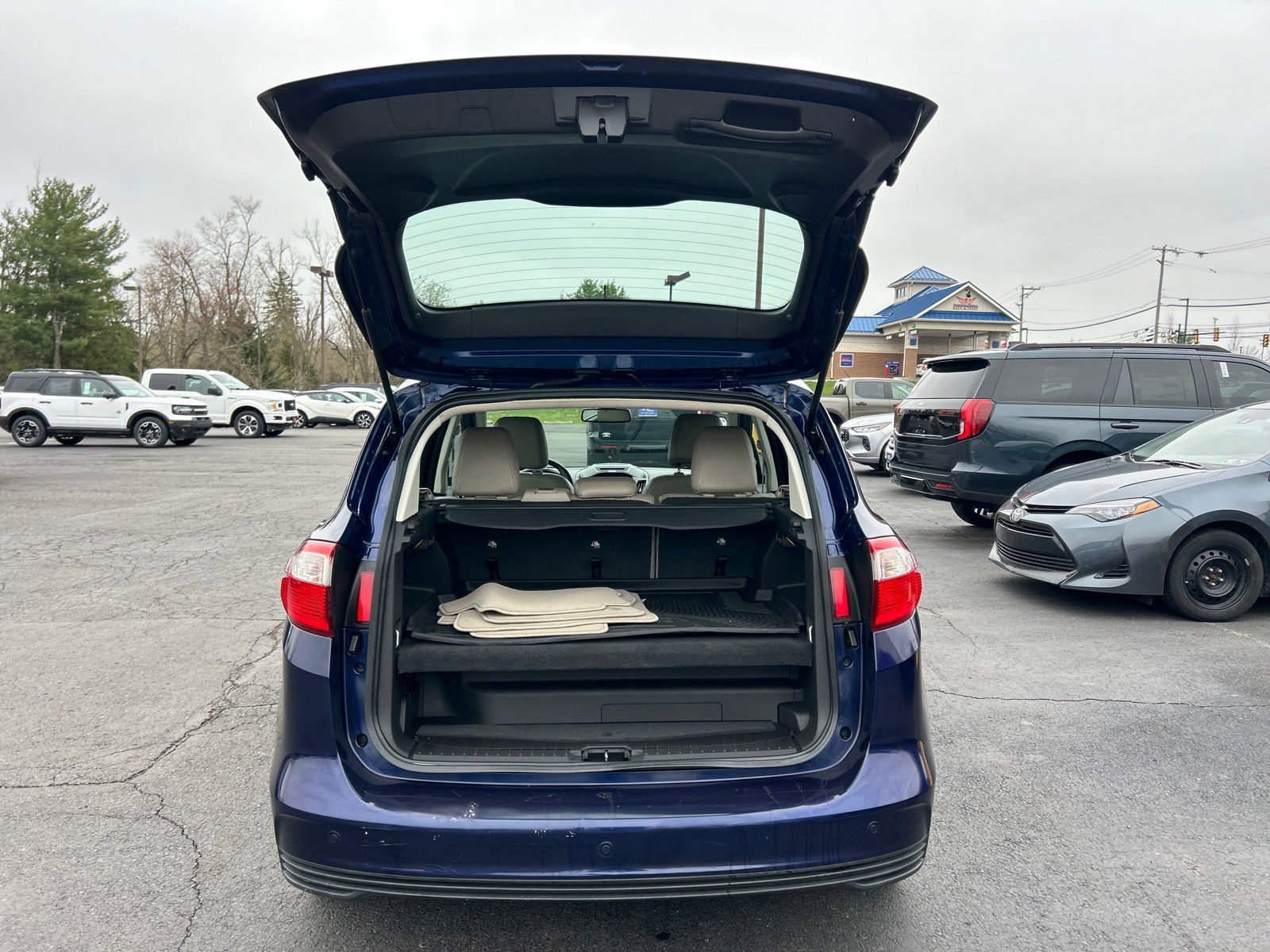 Used 2016 Ford C-MAX Energi SEL w/ Equipment Group 301A image 12