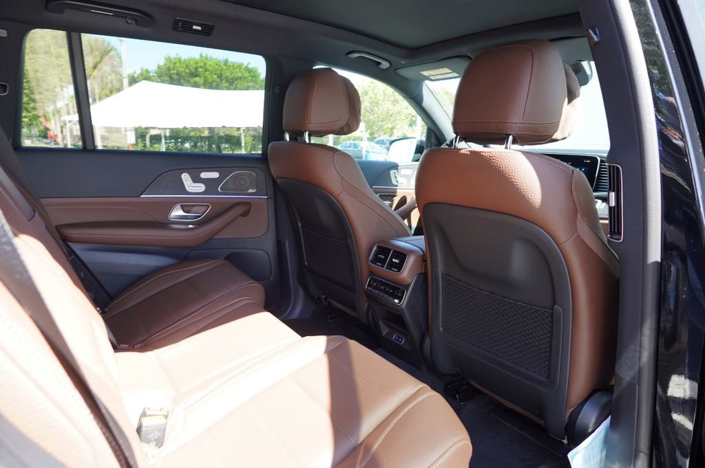 New 2026 Mercedes-Benz GLS 450 4MATIC image 14