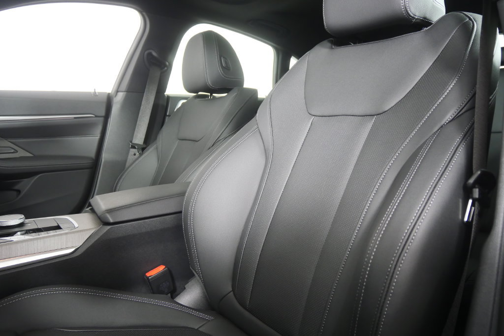 Certified 2025 BMW 430i w/ Premium Package RWD image 10