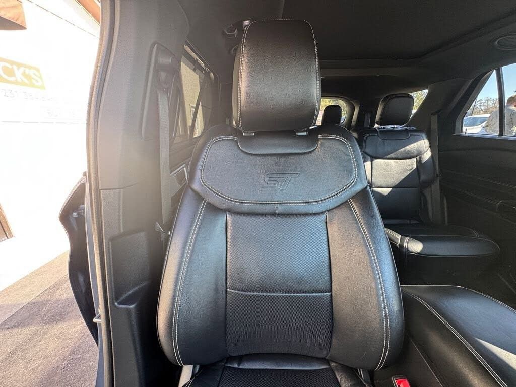 Used 2021 Ford Explorer ST w/ ST Street Pack image 86