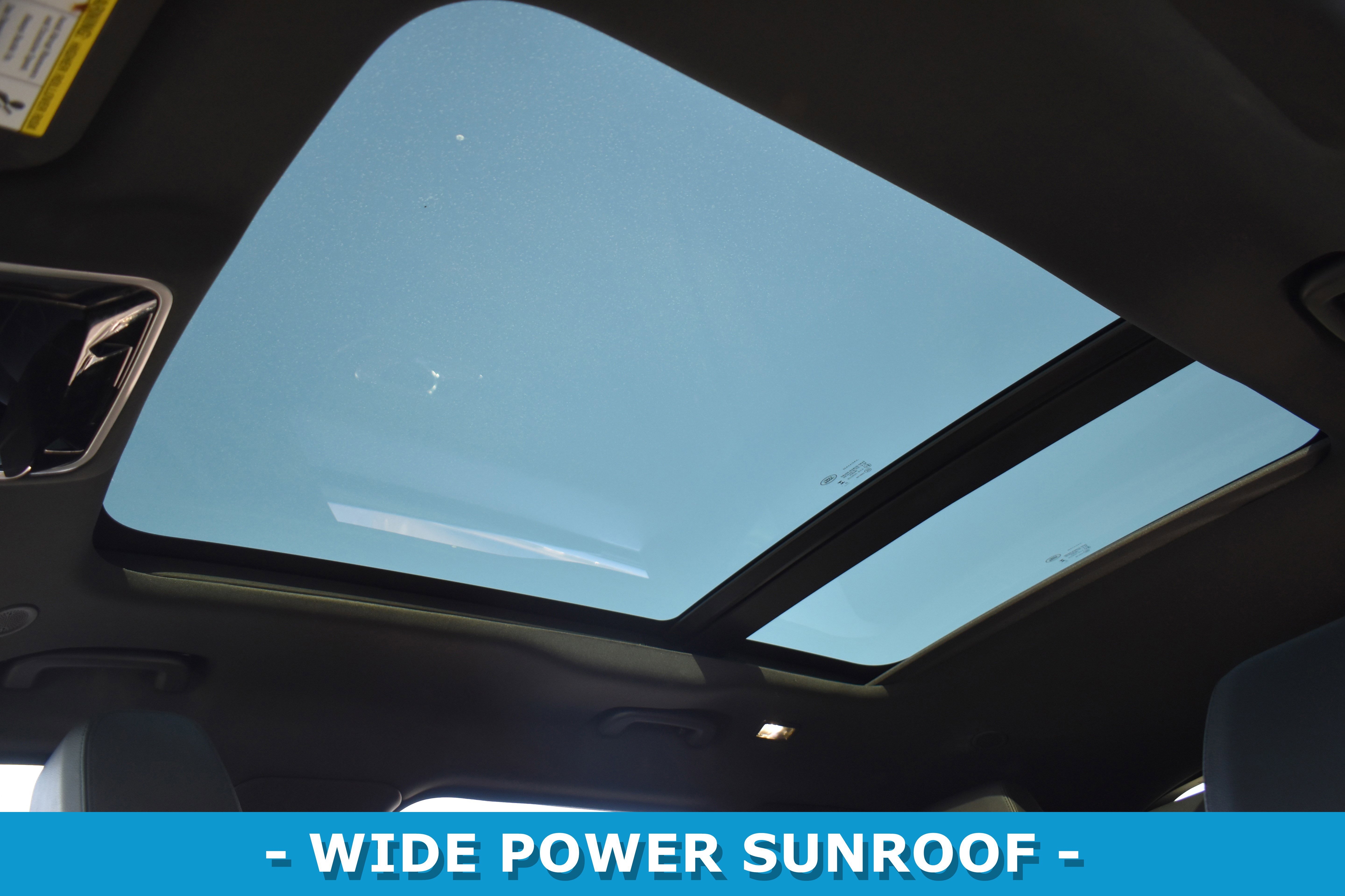 Used 2025 Land Rover Range Rover Velar Dynamic SE image 21