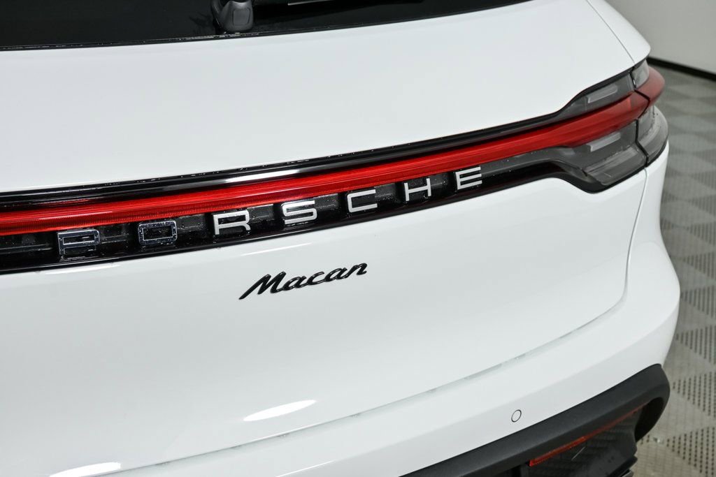 New 2026 Porsche Macan image 37