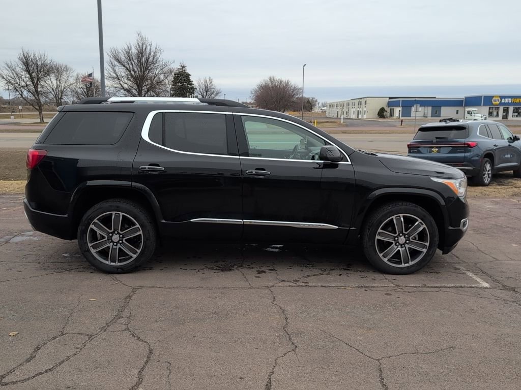 Used 2018 GMC Acadia Denali image 6
