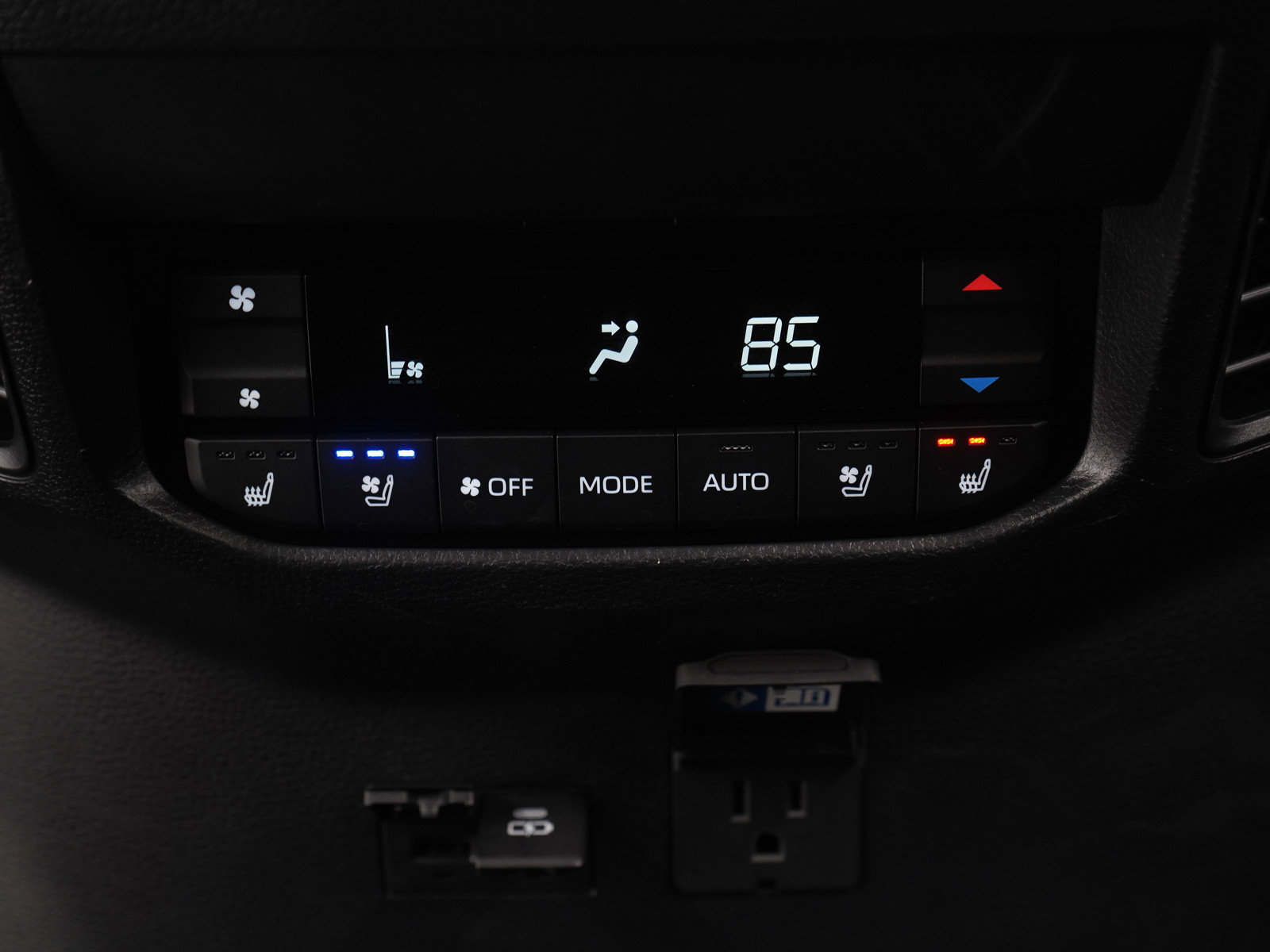 Used 2025 Toyota Sequoia 4WD image 24