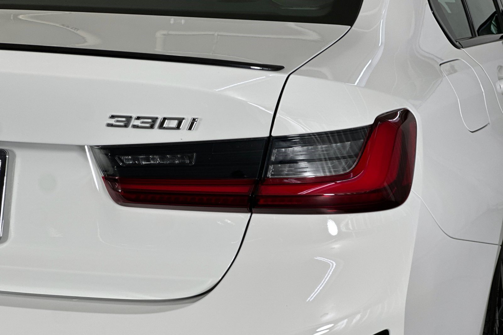 New 2026 BMW 330i Sedan w/ M Sport Package RWD image 25