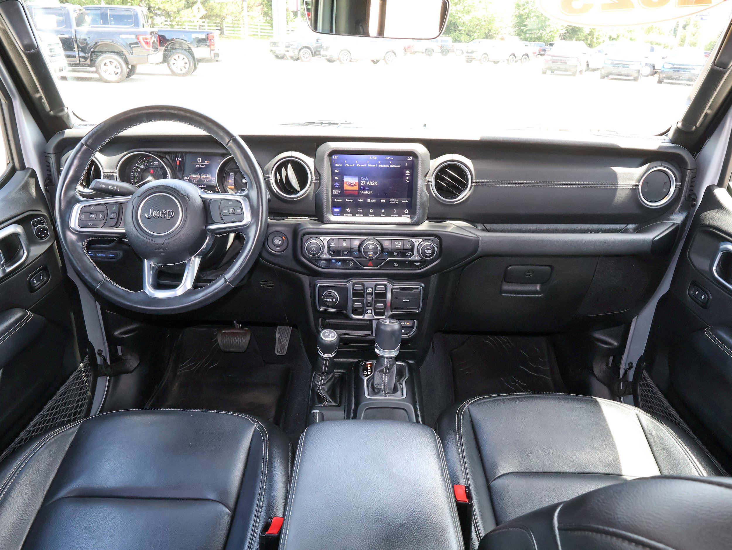 Used 2023 Jeep Wrangler Unlimited Sahara w/ Cold Weather Group AWD/4WD image 19