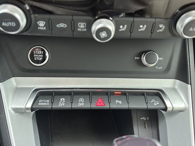 Used 2022 Audi Q3 2.0T Premium Plus w/ Premium Plus Package image 27