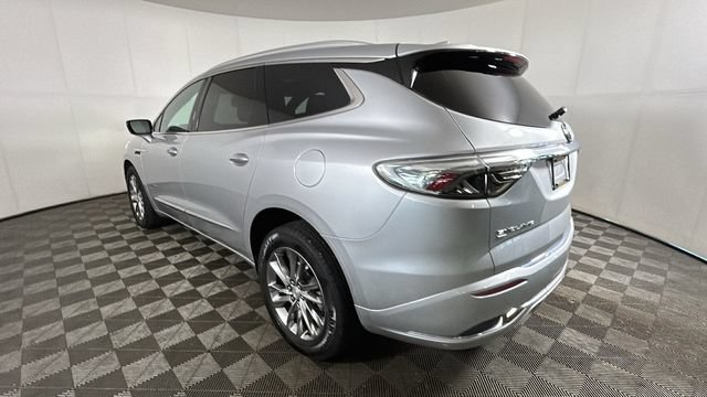Used 2022 Buick Enclave Avenir w/ Avenir Technology Package AWD/4WD image 4