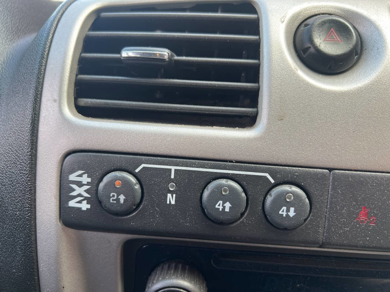 Used 2010 Chevrolet Colorado LT AWD/4WD image 15