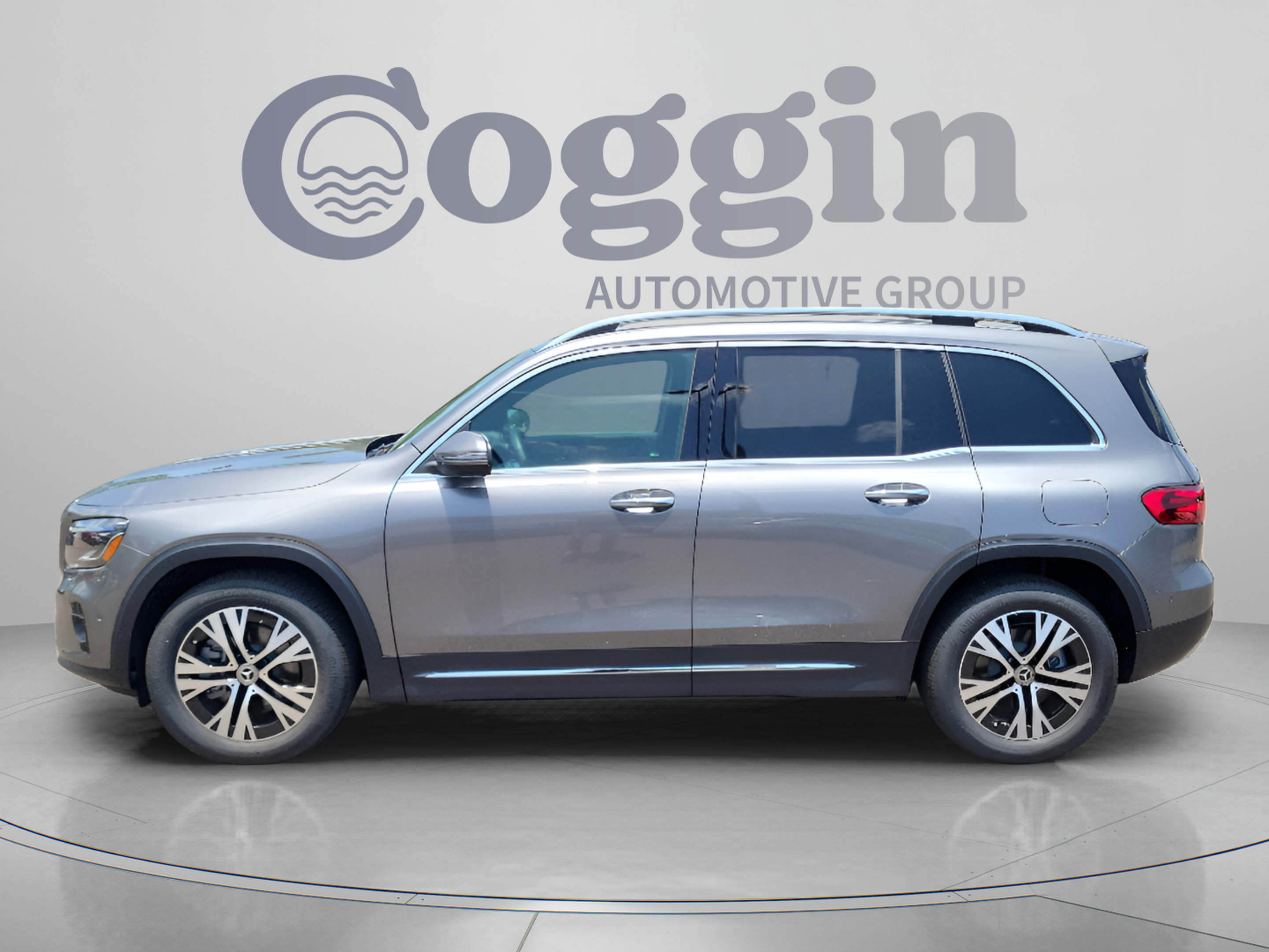 Used 2026 Mercedes-Benz GLB 250 image 2