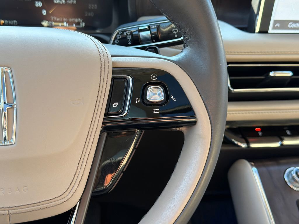 Used 2022 Lincoln Aviator Reserve w/ Equipment Group 201A image 26