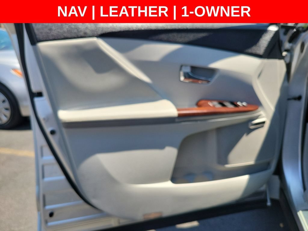 Used 2011 Toyota Venza AWD w/ Premium Pkg #2 image 24