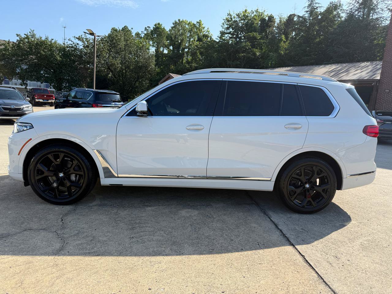 Used 2020 BMW X7 xDrive40i w/ Premium Package AWD/4WD image 2
