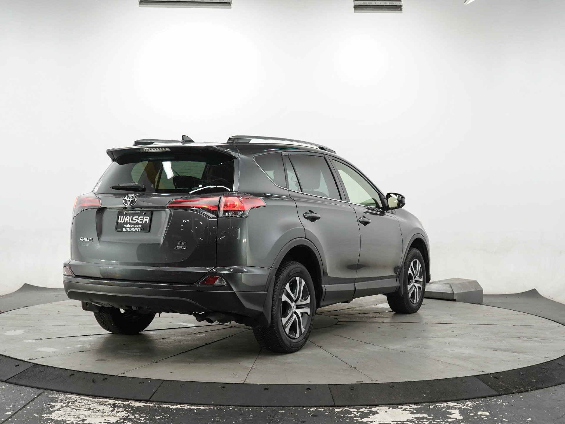 Used 2018 Toyota RAV4 LE w/ All Weather Liner Package AWD/4WD image 5