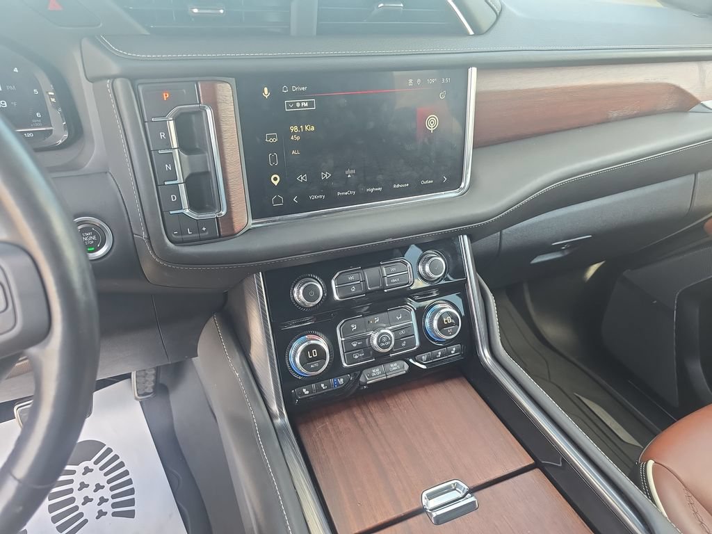 Used 2024 GMC Yukon Denali Ultimate AWD/4WD image 21