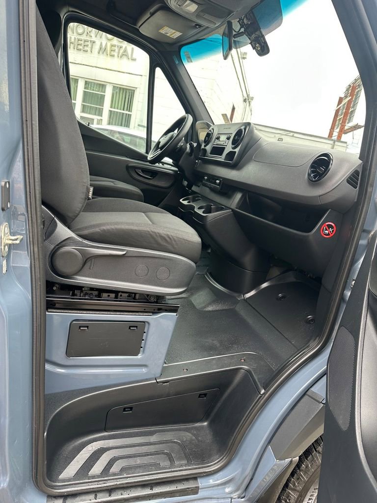 Used 2019 Mercedes-Benz Sprinter 170 image 31