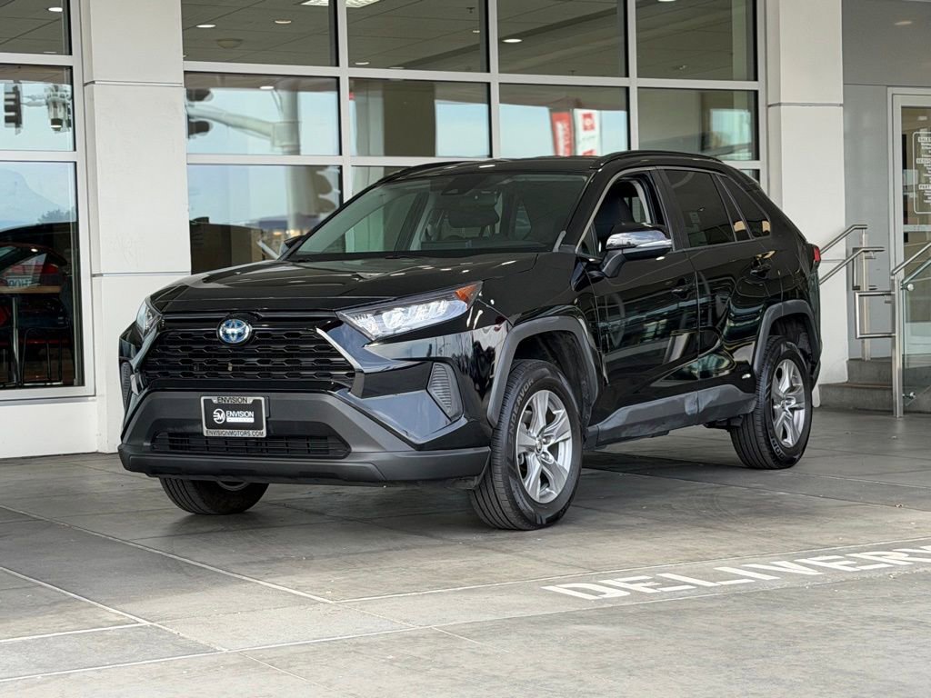 Certified 2022 Toyota RAV4 LE AWD/4WD image 2