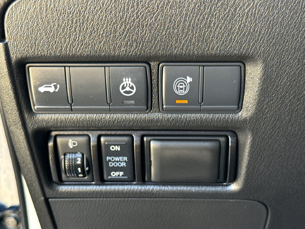 Used 2018 Nissan Armada Platinum w/ Captain Seat Package RWD image 25