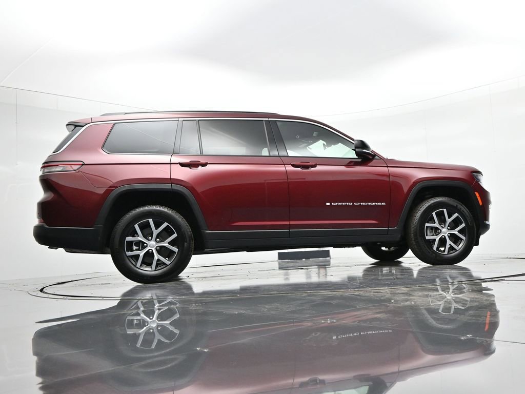 Used 2025 Jeep Grand Cherokee L Limited AWD/4WD image 33