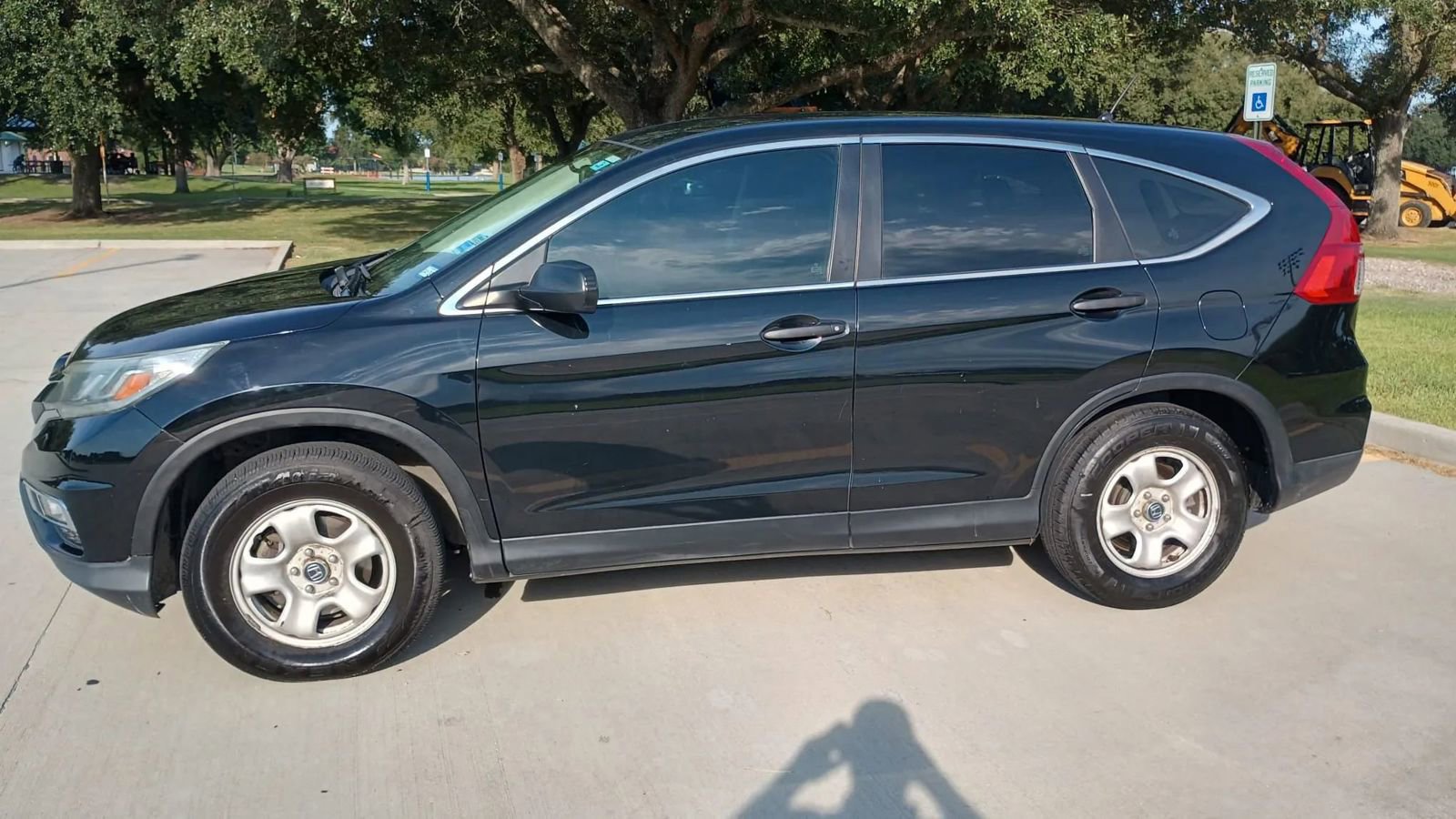 Used 2016 Honda CR-V LX image 4