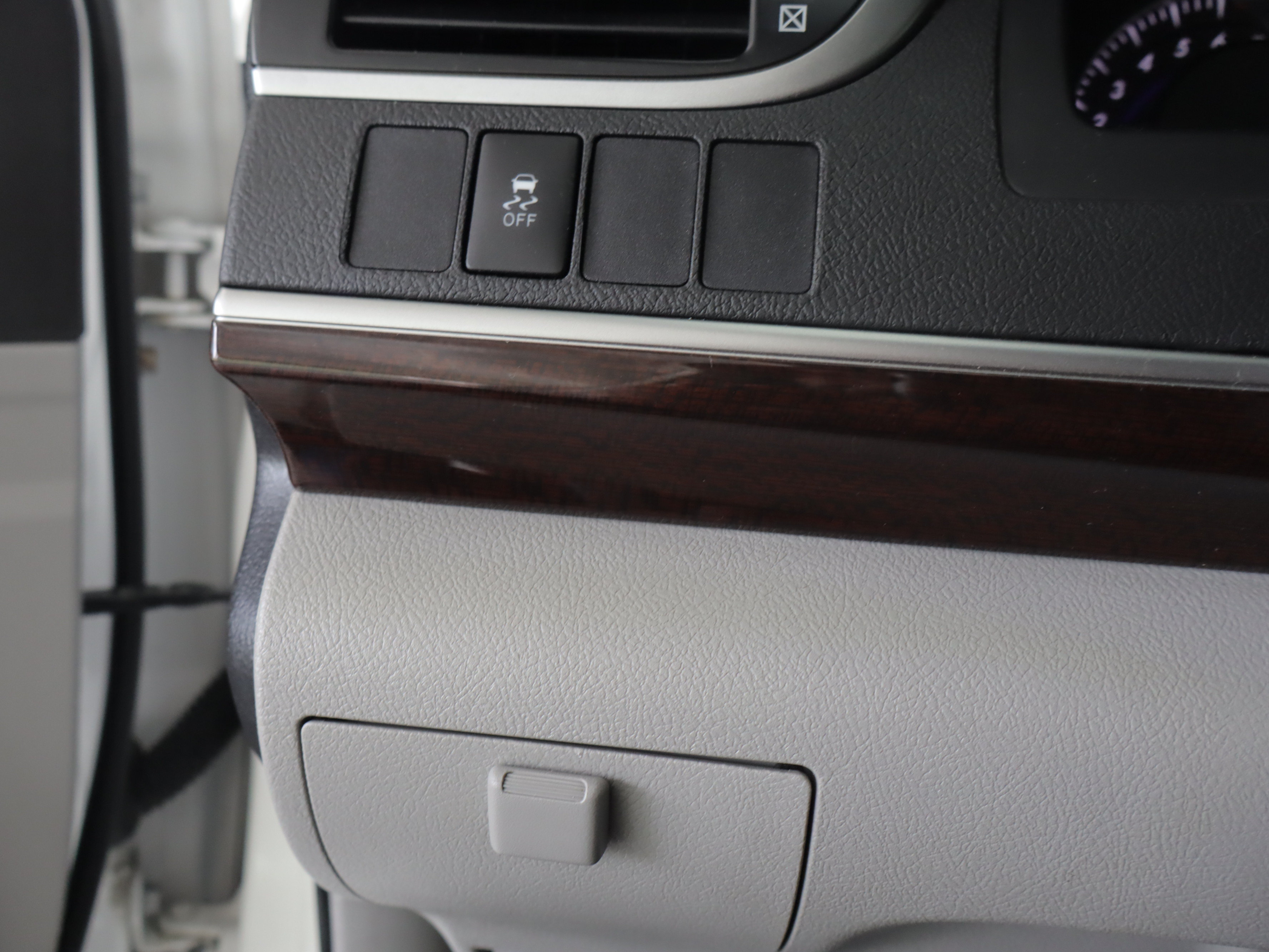 Used 2012 Toyota Camry XLE w/ Convenience Pkg FWD image 18