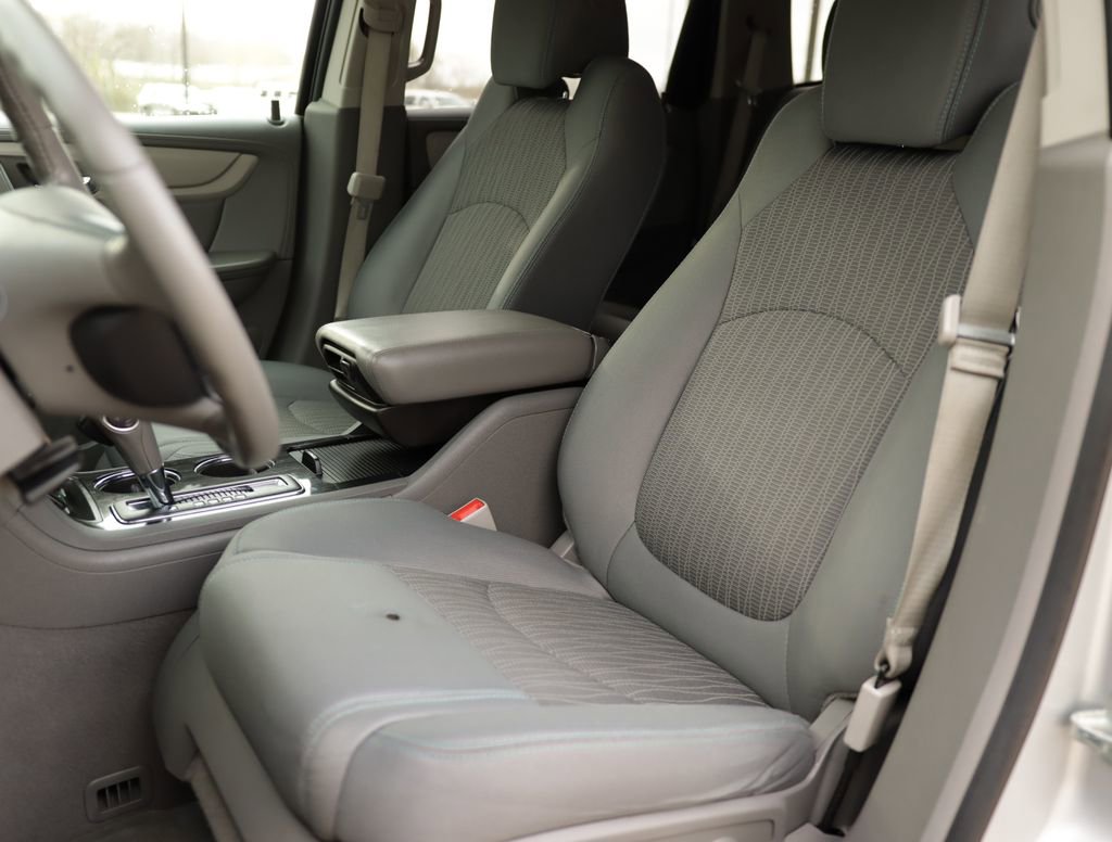 Used 2017 Chevrolet Traverse LT image 20
