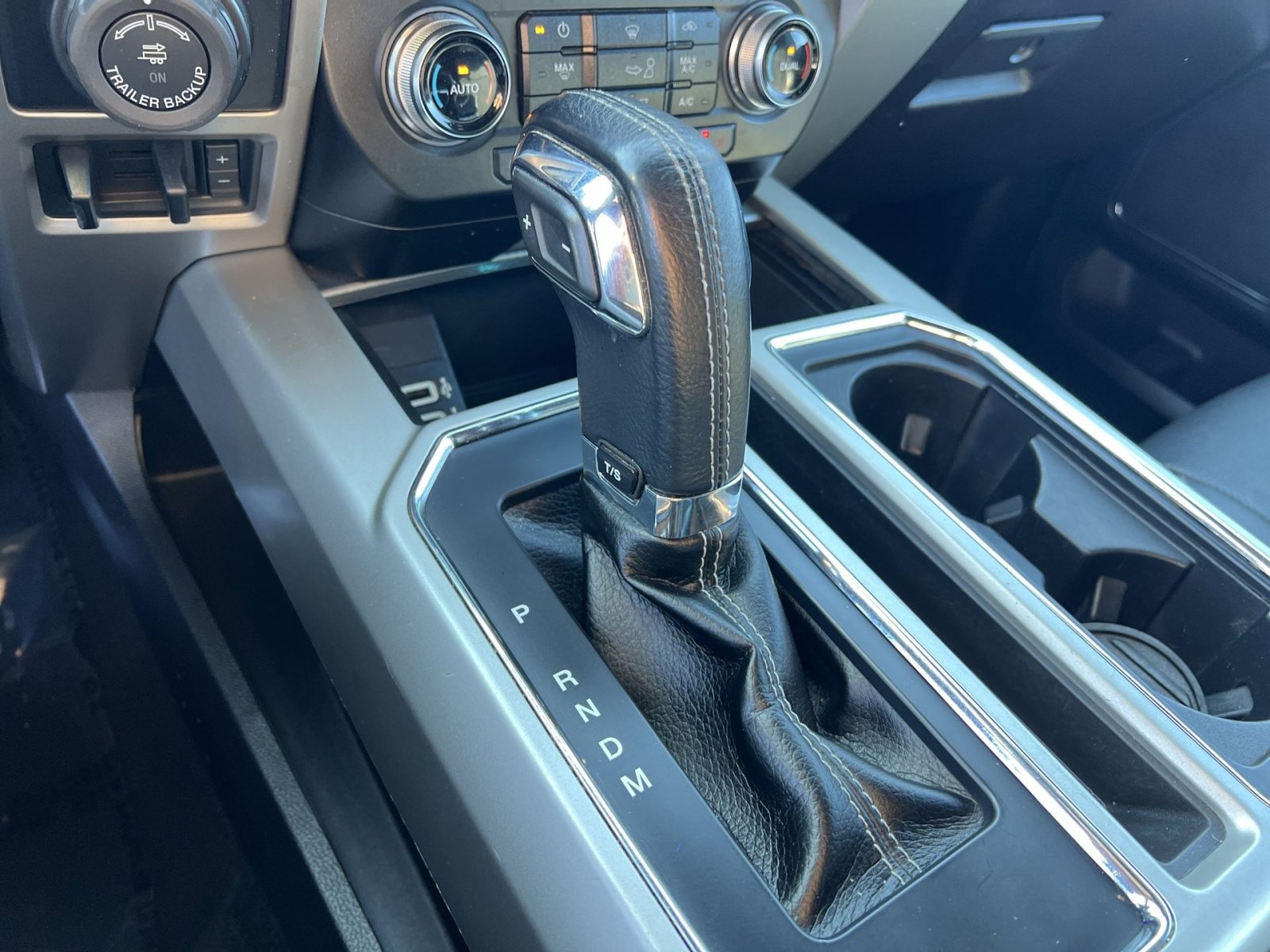 Used 2017 Ford F150 Lariat w/ Equipment Group 502A Luxury image 22