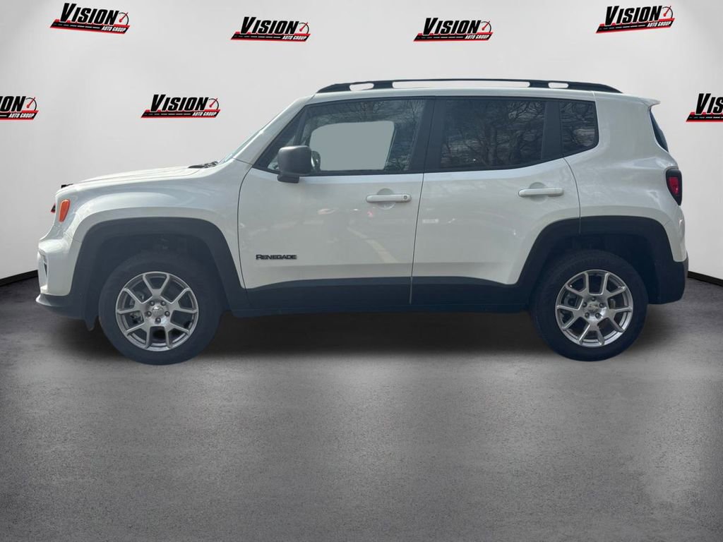 Used 2023 Jeep Renegade Latitude w/ Sun/Sound Group AWD/4WD image 8