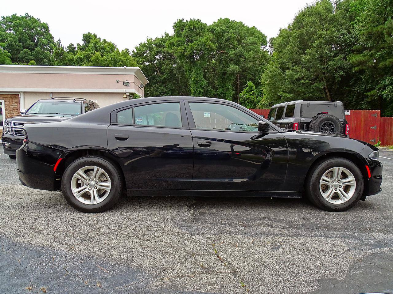 Used 2022 Dodge Charger SXT RWD image 11