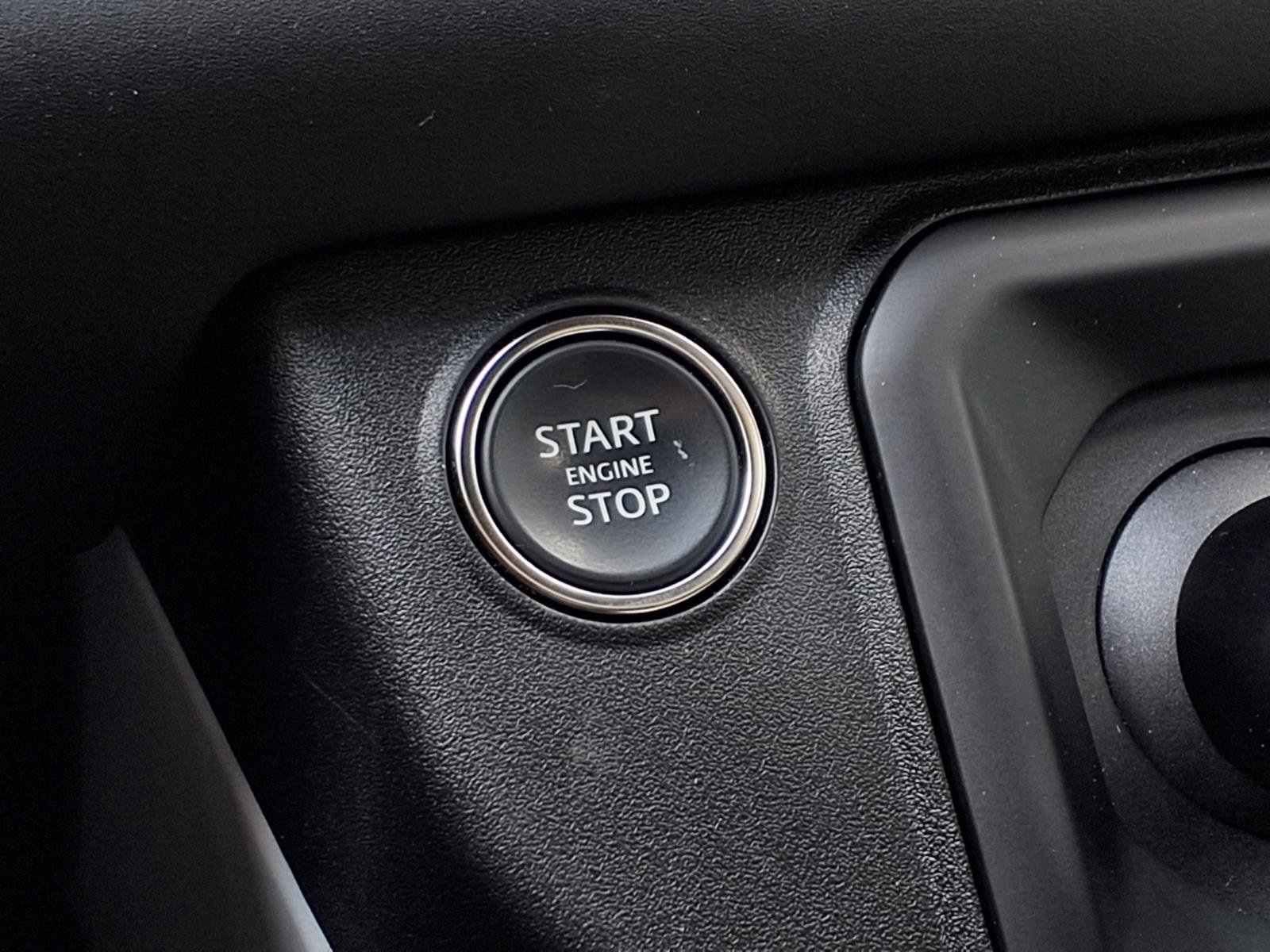 Used 2025 Land Rover Defender 110 S image 22