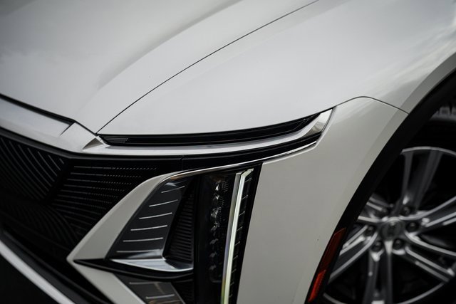 Used 2024 Cadillac Lyriq Tech image 3